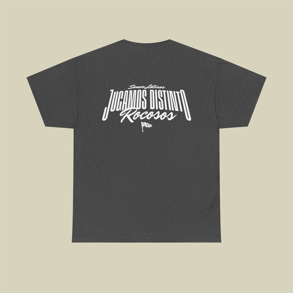 Camiseta Jugamos Distinto × Rócosos